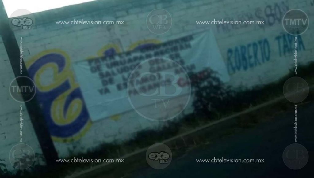 Amanecen narcomantas en varios puntos de Uruapan