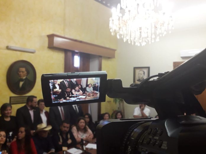 Morena, ADN y PT, en alianza legislativa