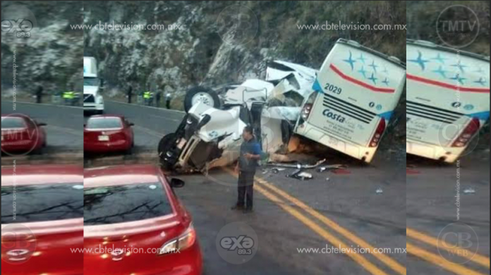 Choca camión y tráiler, hay 10 heridos