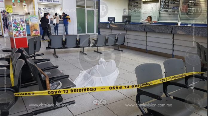 Artesano muere en central de autobuses 