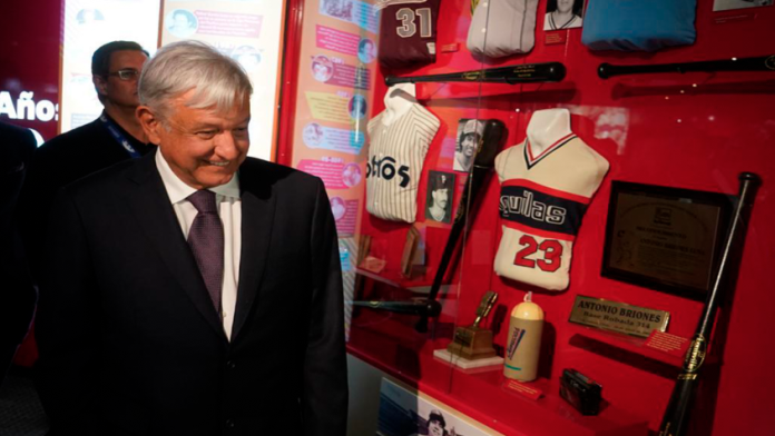 En Monterrey, AMLO inaugura Salón de la Fama del Béisbol Mexicano
