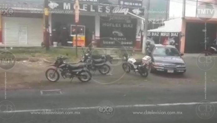 Dos muertos tras agresión a balazos en un negocio de carnitas uruapense