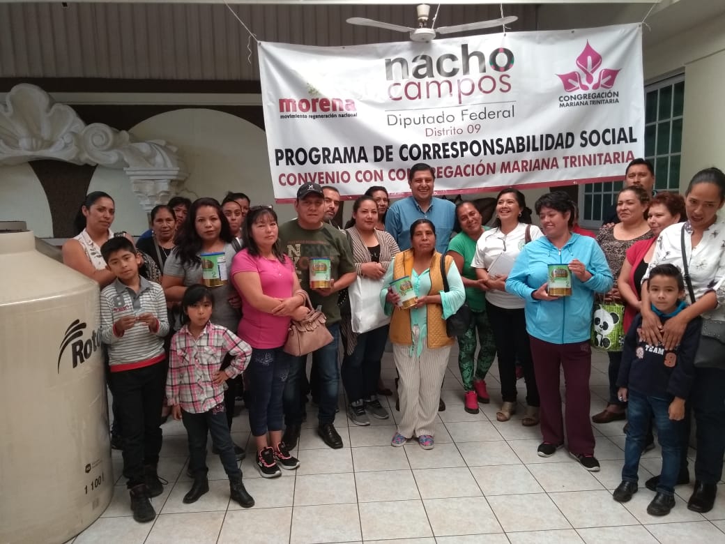 Ignacio Campos Equihua entrega apoyos a la población