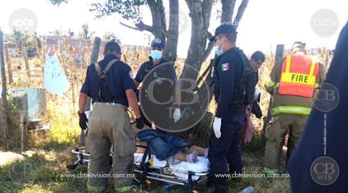 Los acusan de ladrones y los golpean, amarran y queman su camioneta