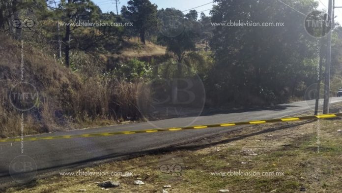 Encuentran cuerpo con heridas de bala en carretera de Uruapan