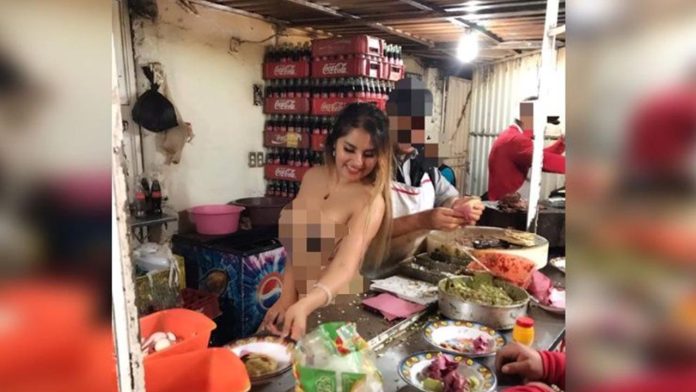 Actriz de cine para adultos atiende desnuda taquería en Puebla