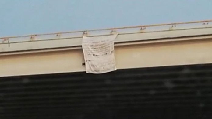 Amenazan a AMLO con narco manta por combatir el huachicoleo