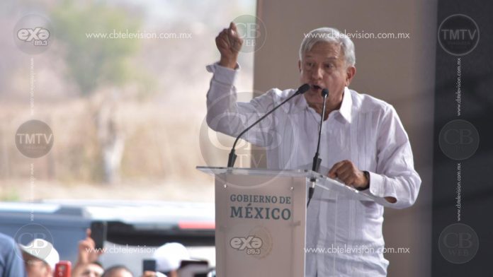 ¿Radicales o conservadores?, cuestiona AMLO a CNTE