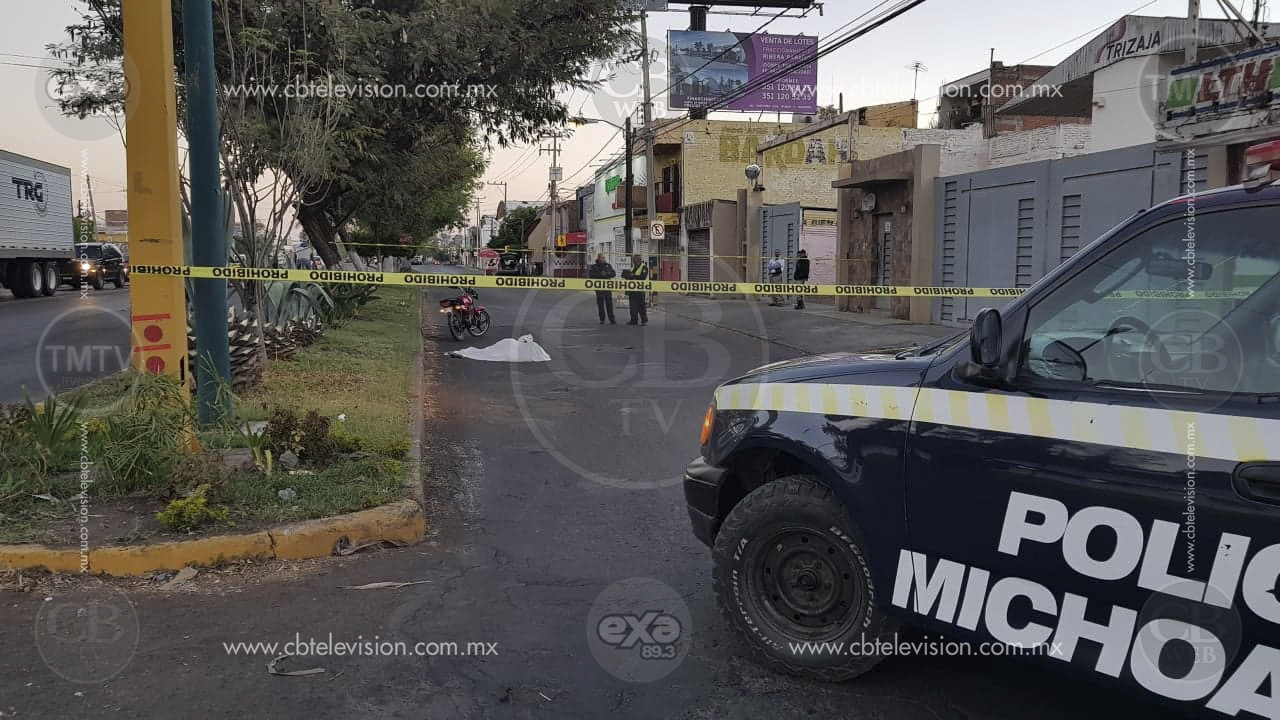 Pareja en moto es atropellada por vehículo que se dio a la fuga, la mujer fallece