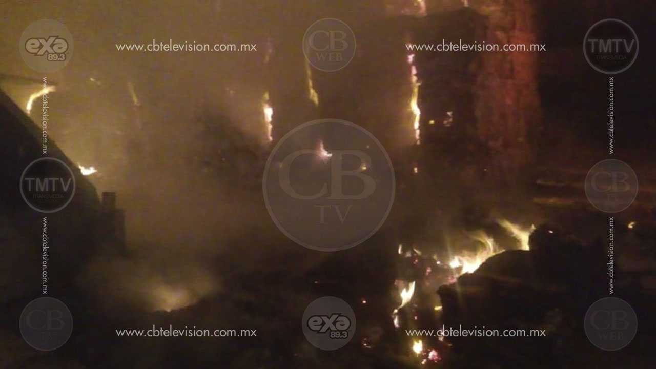 Se calcina material reciclado por incendio en bodega de Tarímbaro