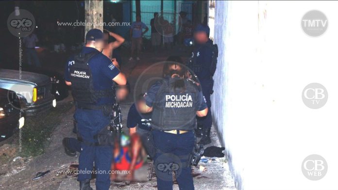 Ante un Juez llevan cuatro policías de Lázaro Cárdenas por lesiones y alterar la escena de un crimen  