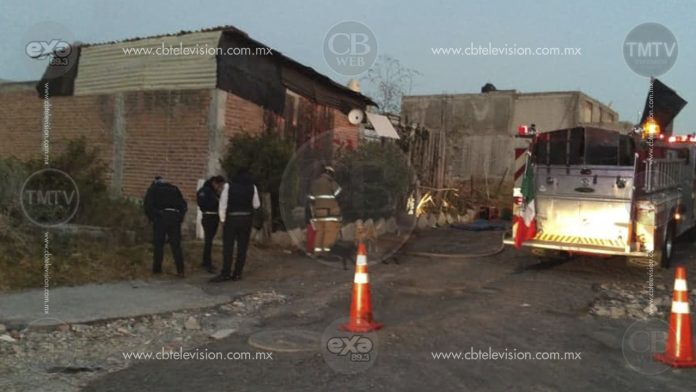 Bomberos apagan incendio de casa al sur de Morelia