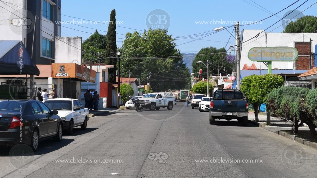 Balean a masculino en Uruapan; se traslada solo al hospital