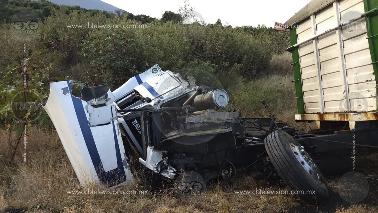 Carambola en la Siglo XXI deja un herido y derrame de combustible