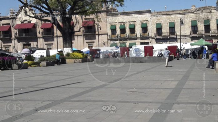 CNTE retira bloqueo en las vías del tren en Pátzcuaro y permanecen con cierre en Uruapan