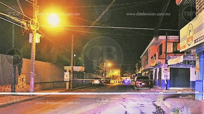 Hombre muere desangrado al salir del Hospital Regional, su esposa presuntamente lo acuchilló