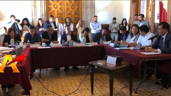 Amarran al Fiscal coordinadores de fracciones parlamentarias y gobernador