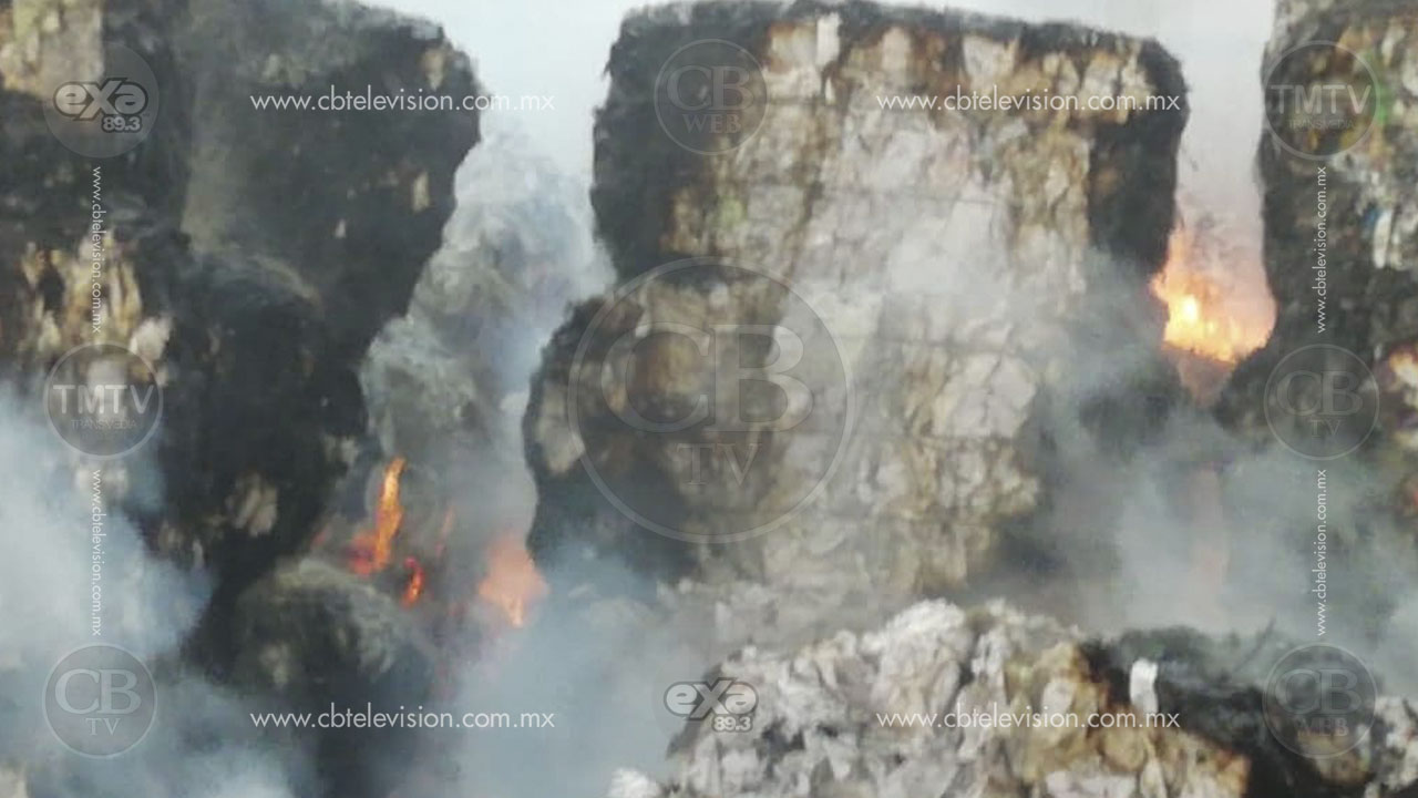 Se calcina material reciclado por incendio en bodega de Tarímbaro