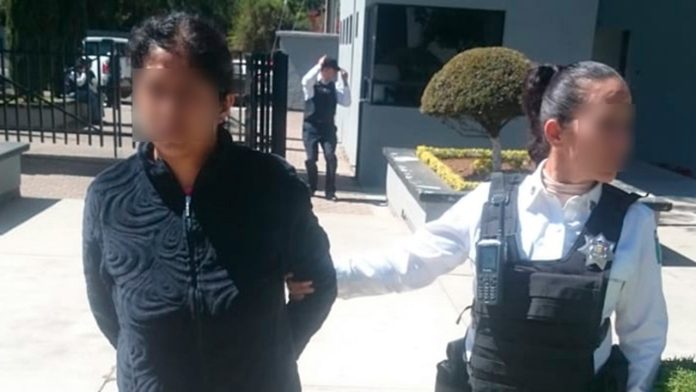 Arrestan a madrastra por violentar a niña de siete años en Morelia