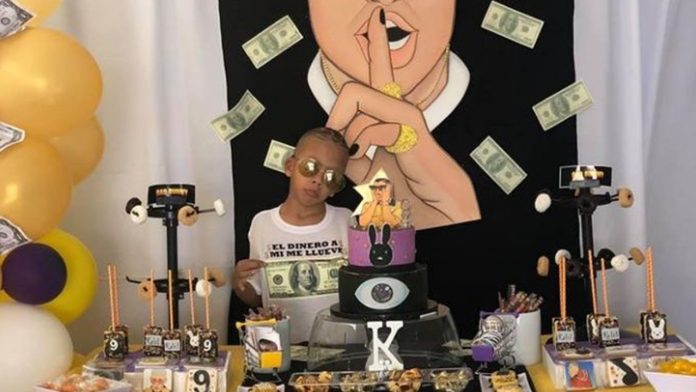 Niño pide fiesta temática de Bad Bunny y se viraliza