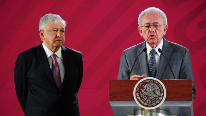 Jiménez Espriú dice que el departamento en Houston es de su hijo, no de él