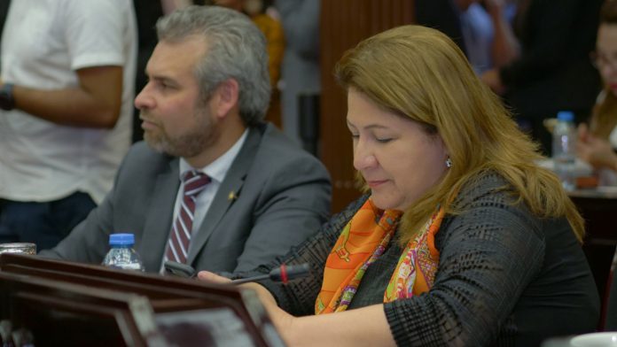 MORENA aprueba derogación para eliminar impuestos cedulares, de negocios jurídicos y notariales en Michoacán