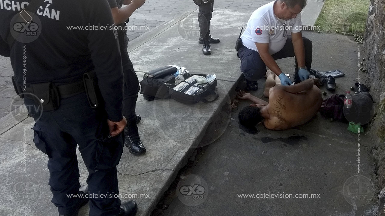 Lo balea su vecino mientras cortaba nuez en Uruapan