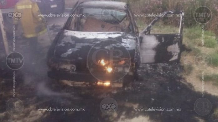 Bomberos de Zitácuaro auxilian a ciudadanos en dos incidentes