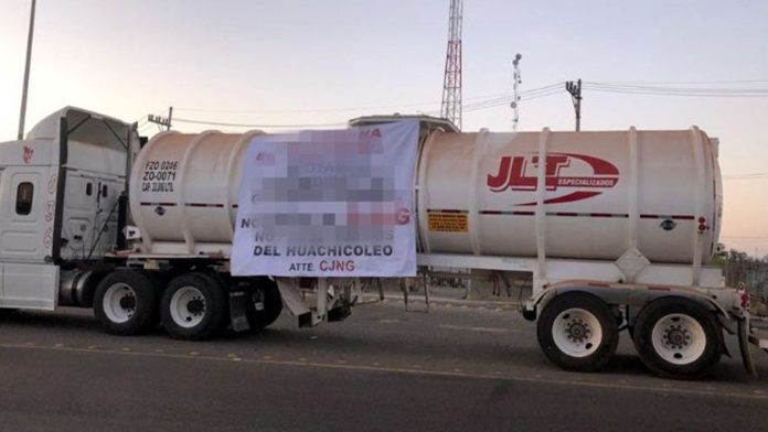 Supuesto cartel de Jalisco deja narcomantas con mensaje deslindándose del huachicoleo
