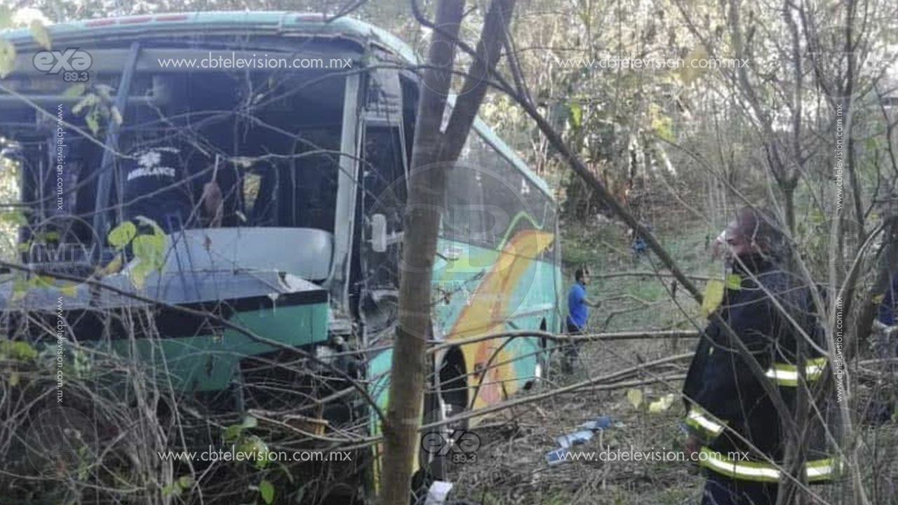 Se accidenta autobús de equipo de fútbol infantil, quedan 15 niños heridos