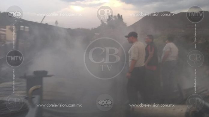 Se incendia bodega ubicada sobre carretera de Zitácuaro