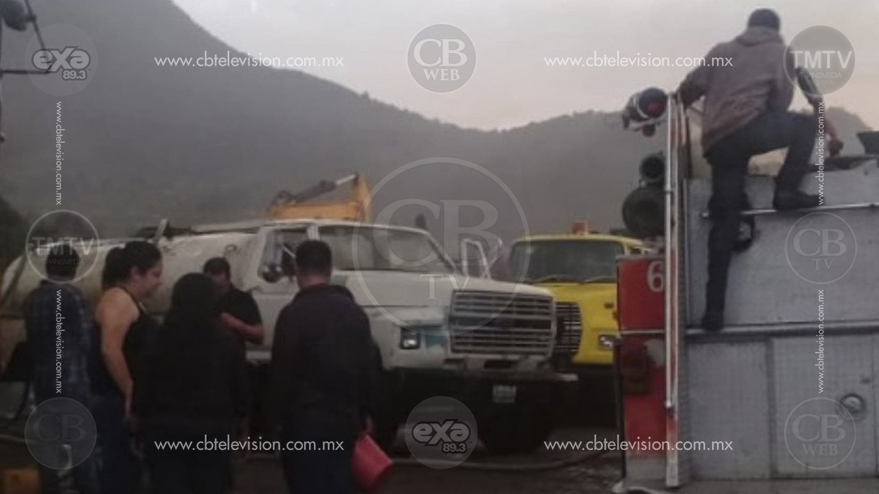Se incendia bodega ubicada sobre carretera de Zitácuaro