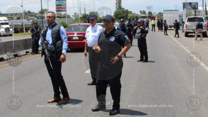 Arrestan a cinco hombres por narcomenudeo