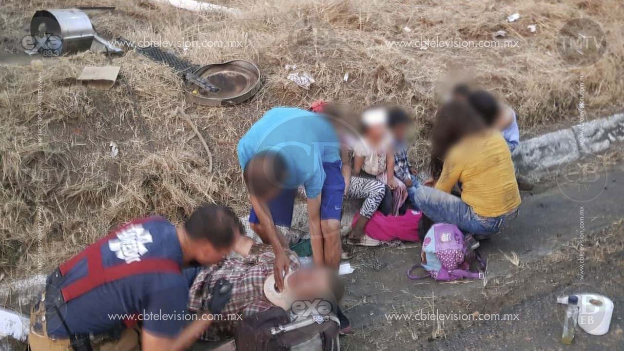 Ocho menores de edad lesionados y cuatro adultos deja aparatoso choque