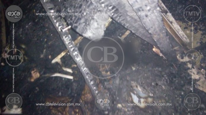 Anciana termina calcinada en su cama; una veladora provocó el incendio