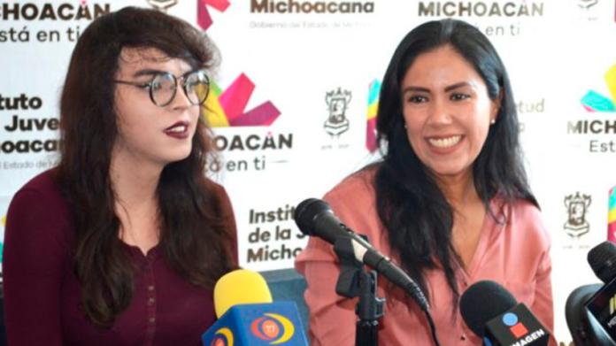 Chica transgénero obtiene carta de liberación de servicio social en el Ijumich 