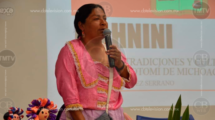 Es la maestra Marisela Martínez Serrano la ganadora de la presea 
