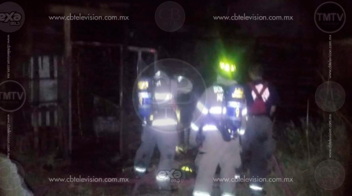 Incendio consume vivienda en Ciudad Jardín