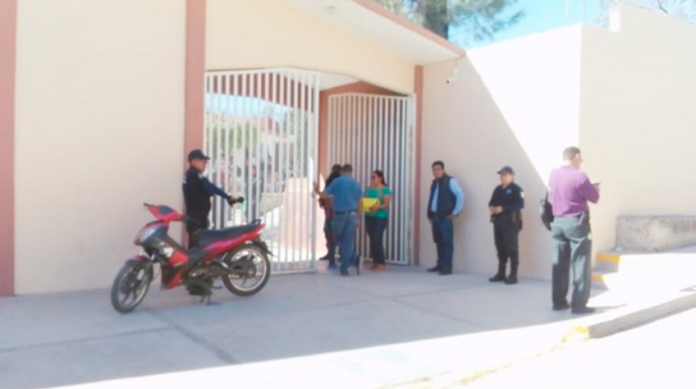 Alumnos apuñalan a compañero que quería regresar a la escuela tras ser expulsado