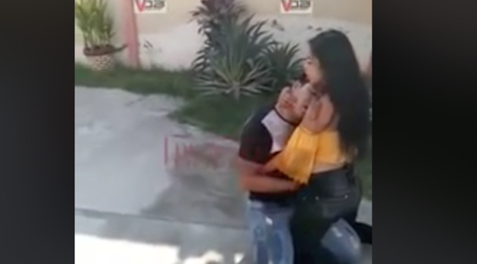 VIDEO (+18): “Mi amor, no te mueras por favor”, dice una joven a su novio tras apuñalarlo