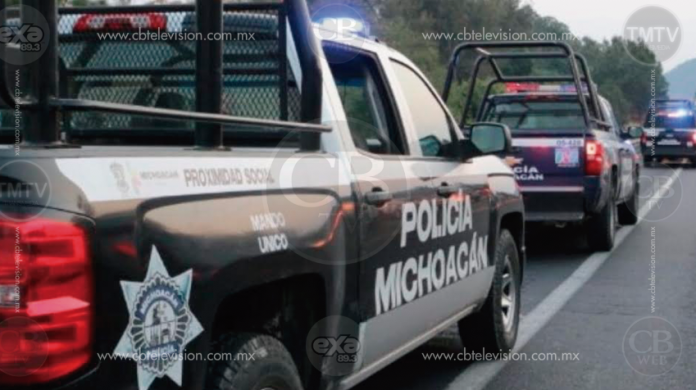 Policías capturan a 2 presuntos robacarros