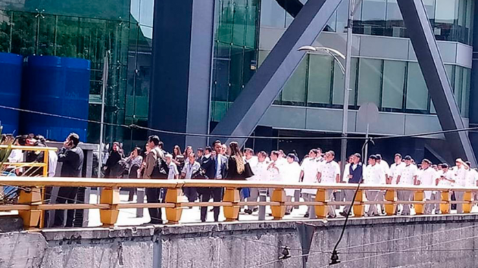 Desalojan Torre Bancomer por presunta amenaza de bomba