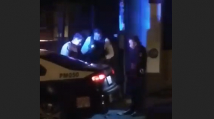 VIDEO: Policías Municipales asaltan a joven en Morelia