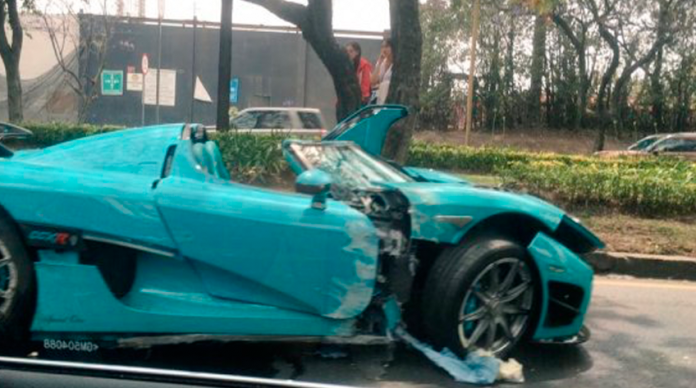 Destrozan auto valuado en 30 millones de pesos