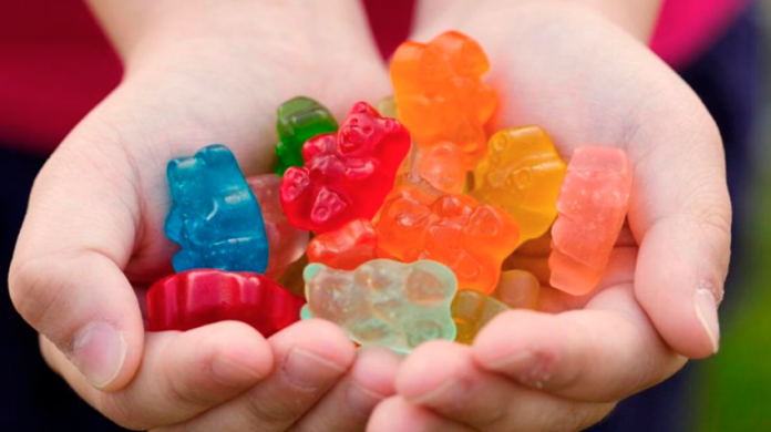 Bebé de 1 año se intoxica por comer gomitas con marihuana