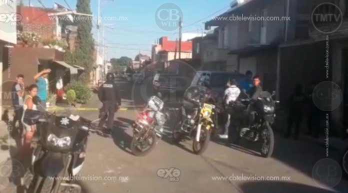 Ocupantes de camioneta sufren atentado a balazos en Uruapan; un muerto y 2 heridos