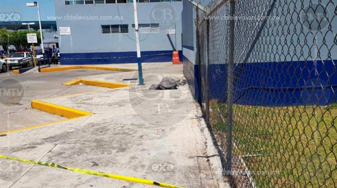 Indigente fallece en estacionamiento de la Central Camionera de Zamora