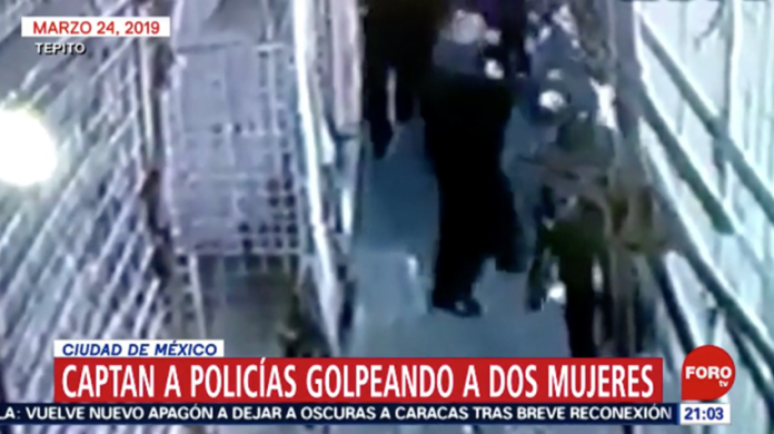 VIDEO: Policías golpean a mujer en las calles de la CDMX
