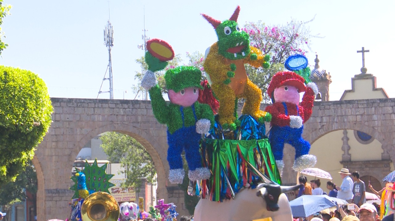 Disfrutan morelianos festival del Torito de Petate