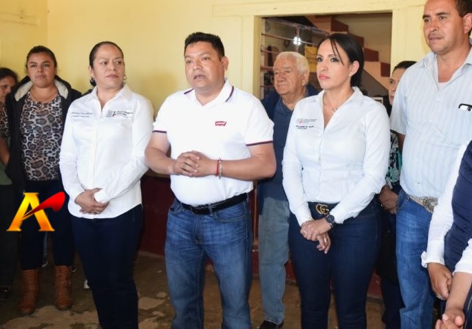 Michoacán: Funcionaria Estatal Presume Cinturón Gucci De 17 Mil Pesitos